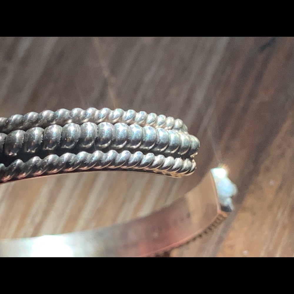 TAHE genuine Native American made artisan bracelet - Picture 7 of 16